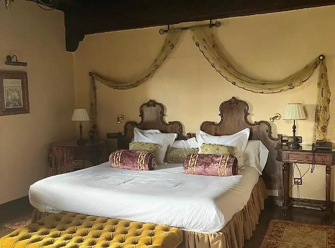 Palacio De Cutre La Goleta (Asturias)