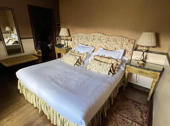 Palacio De Cutre Hotel La Goleta (Asturias)