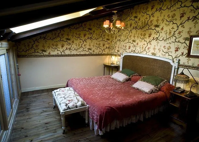 Palacio De Cutre La Goleta (Asturias)